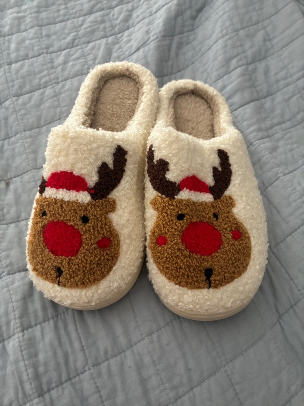 Cozy Reindeer Slipper Mules in Cream with Red Accents